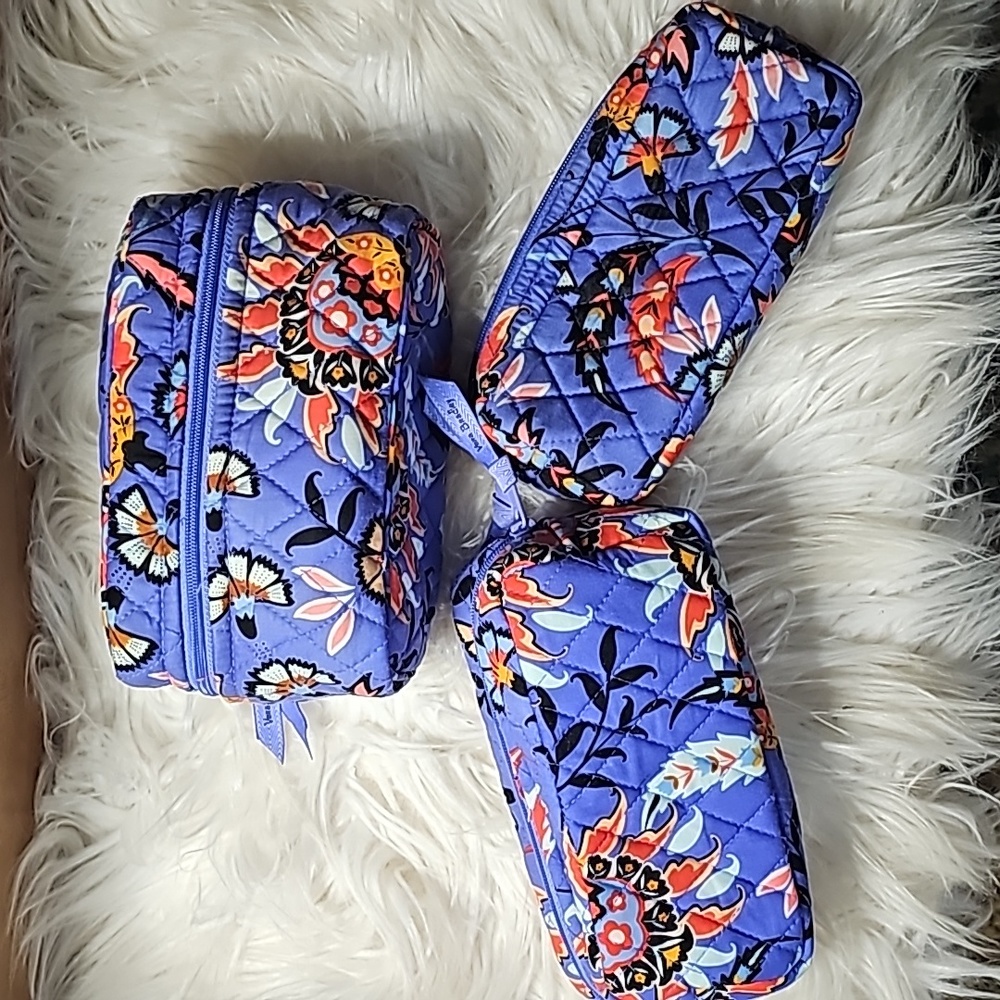 ❤️3 Vera Bradley Makeup & Travel Bags❤️